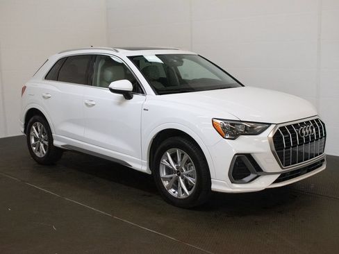 Used 2021 Audi Q3 2.0T Premium w/ Convenience Package AWD/4WD image 1