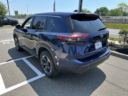 Certified 2025 Nissan Rogue SV AWD/4WD image 7