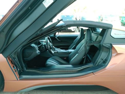 Used 2019 BMW i8 Roadster image 20