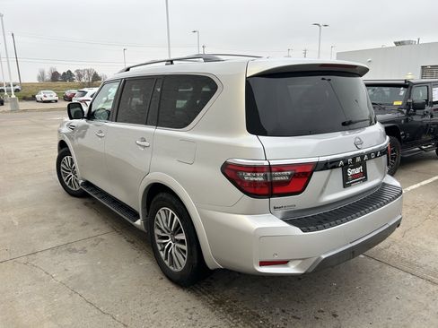 Used 2021 Nissan Armada SL w/ Captain's Chairs Package image 4