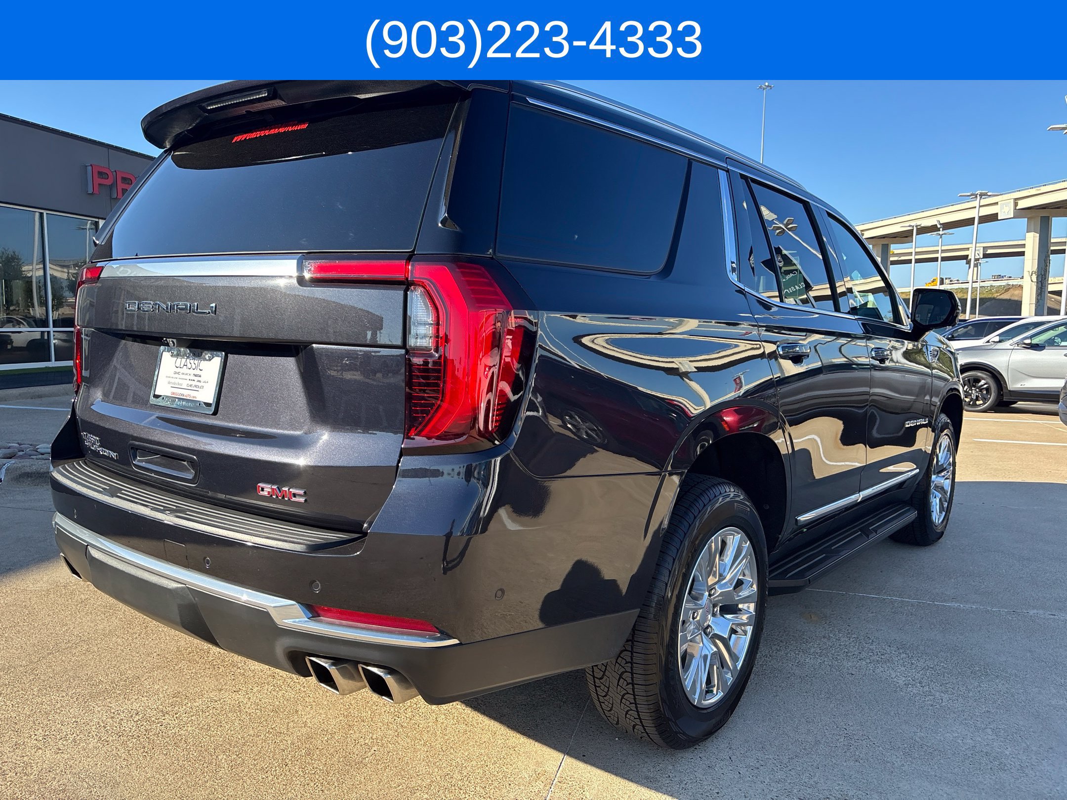 Used 2025 GMC Yukon Denali AWD/4WD image 15