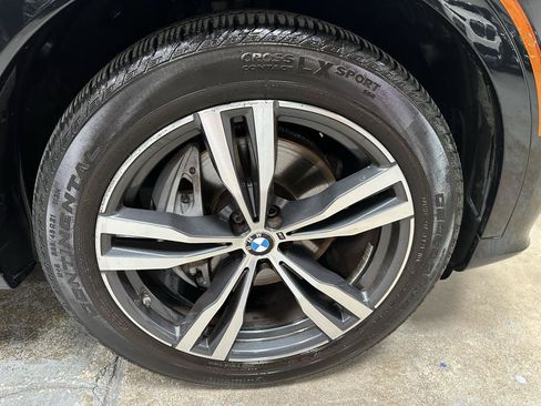Used 2020 BMW X7 xDrive40i w/ M Sport Package AWD/4WD image 25