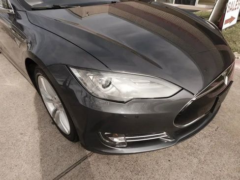 Used 2015 Tesla Model S 60 image 9