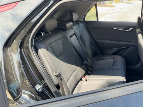 Used 2025 Kia Niro EX Touring FWD image 13
