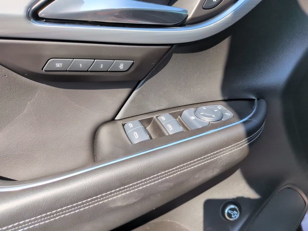 Used 2024 Buick Envision Avenir AWD/4WD image 15