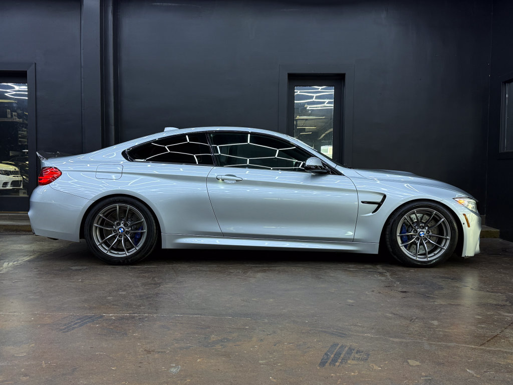 Used 2015 BMW M4 Coupe w/ Executive Package RWD image 10