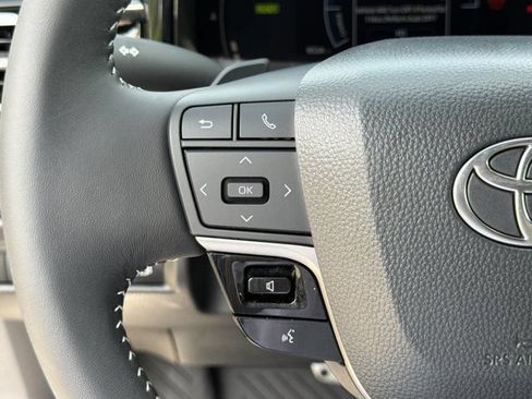 Used 2026 Toyota Camry SE FWD image 24