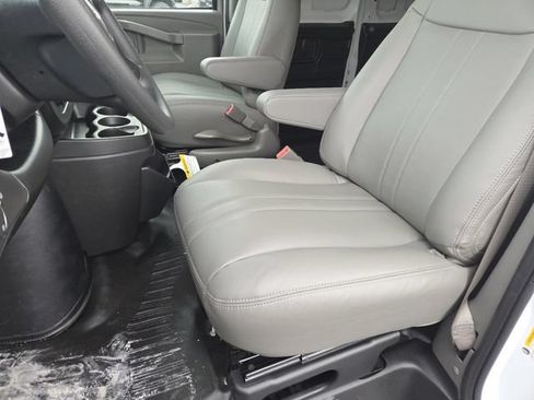 New 2026 GMC Savana 2500 w/ Enhanced Convenience Package RWD image 25