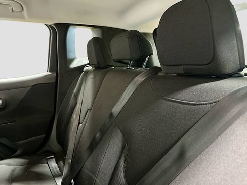 Used 2017 Jeep Renegade Sport w/ Power & Air Group FWD image 21