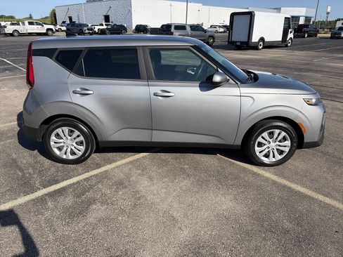 Used 2022 Kia Soul LX FWD image 7