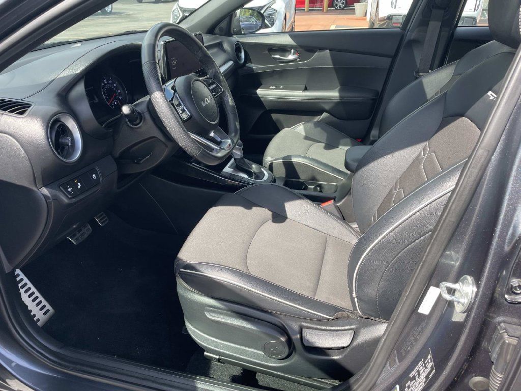 Used 2023 Kia Forte GT-Line w/ GT-Line Premium Package FWD image 18