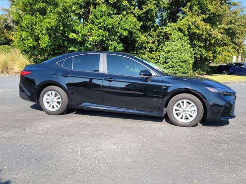 Certified 2025 Toyota Camry LE image 8