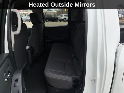 Used 2024 Nissan Frontier SV w/ SV Convenience Package image 16