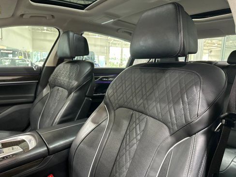 Used 2017 BMW 750i xDrive AWD/4WD image 38