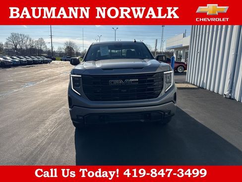 Used 2025 GMC Sierra 1500 Elevation w/ Preferred Package image 1