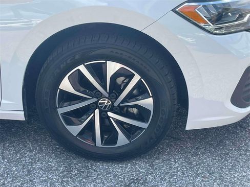 Used 2022 Volkswagen Jetta S image 10