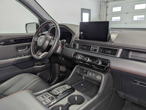 Certified 2023 Honda Pilot TrailSport image 43