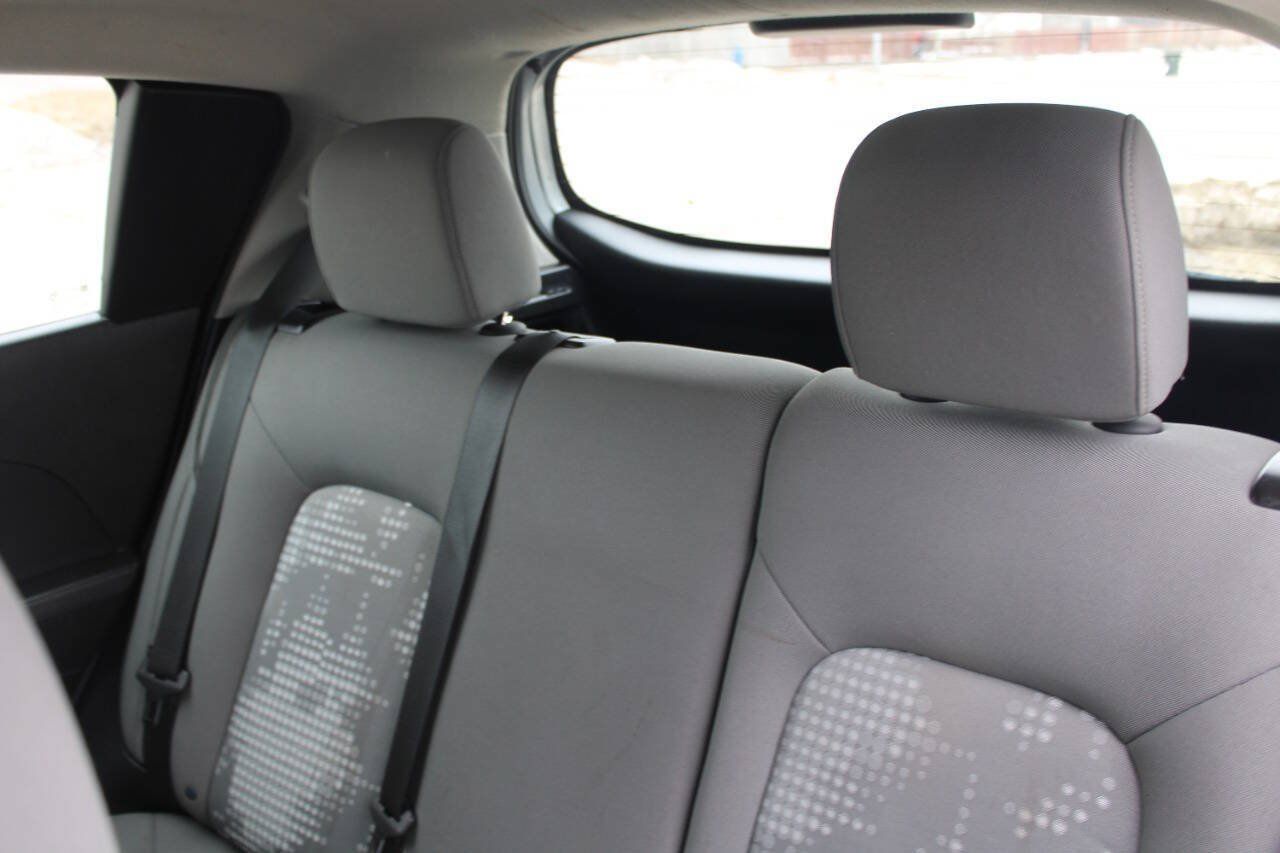 Used 2020 Chevrolet Sonic LT FWD image 17