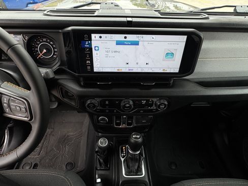 Used 2024 Jeep Wrangler Sport S image 18