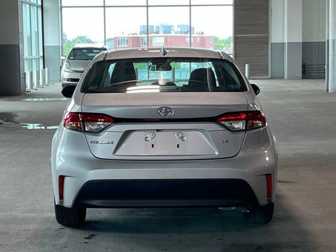 Used 2025 Toyota Corolla LE FWD image 9