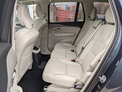 Certified 2025 Volvo XC90 T8 Plus w/ Protection Package Premier image 23