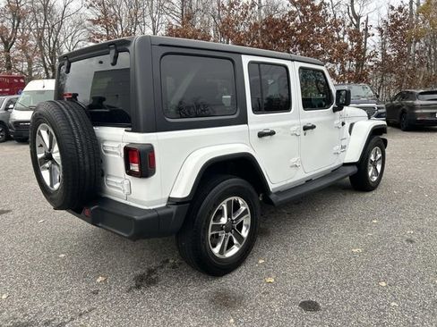 Used 2018 Jeep Wrangler Unlimited Sahara image 3