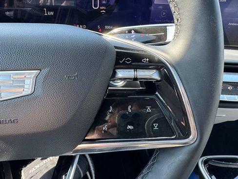 Used 2025 Cadillac Lyriq Sport AWD/4WD image 16