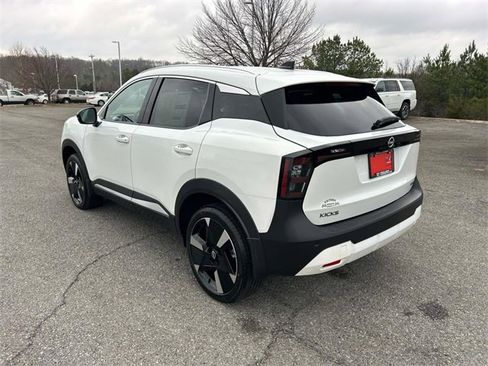 New 2026 Nissan Kicks SR w/ SR Premium Package image 6