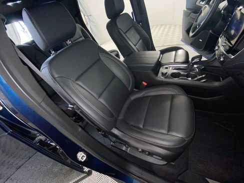 Used 2023 Chevrolet Traverse LT w/ LT Premium Package FWD image 15