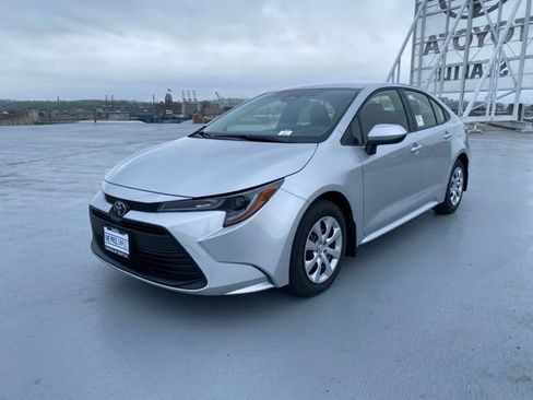 New 2026 Toyota Corolla LE FWD image 4