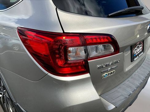 Used 2017 Subaru Outback 2.5i Limited w/ Popular Package #5 AWD/4WD image 23