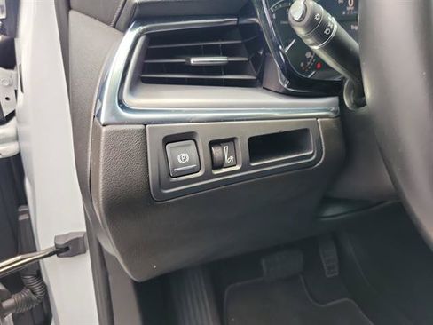 Certified 2022 Cadillac XT5 Luxury FWD image 37