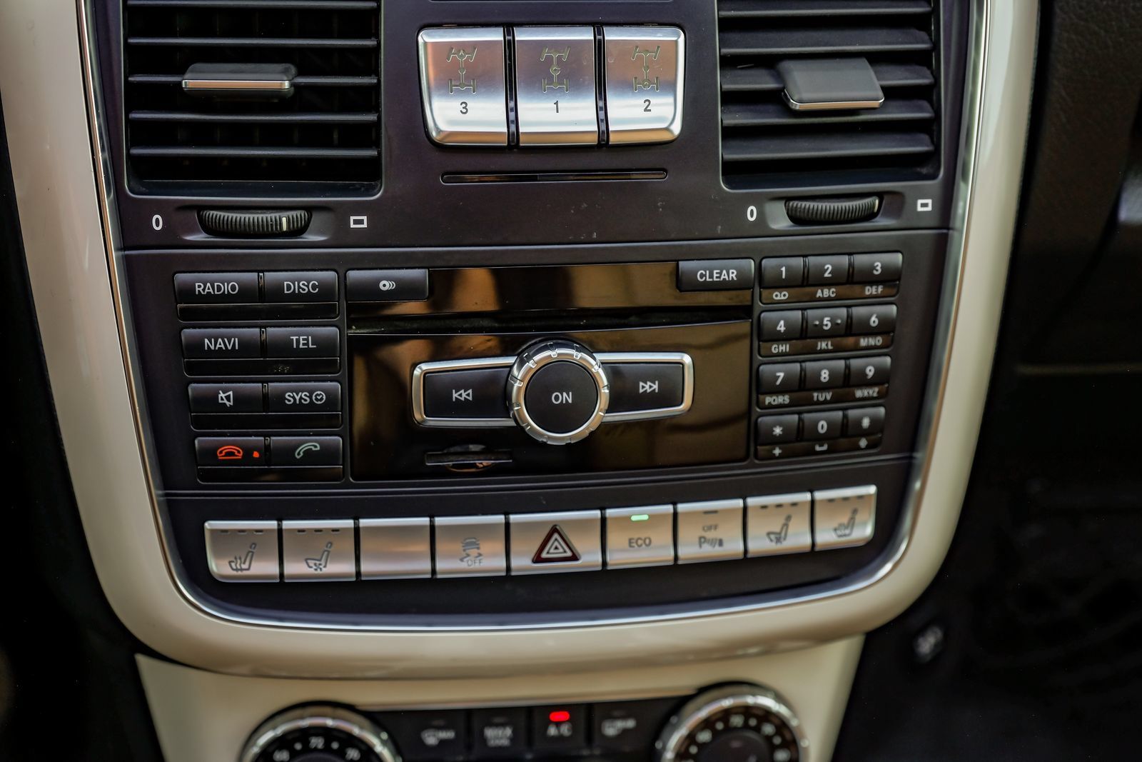 Used 2013 Mercedes-Benz G 63 AMG 4MATIC image 28