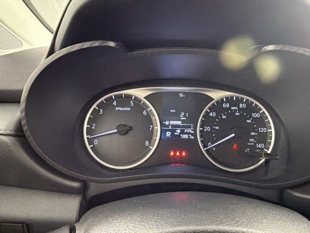 Used 2025 Nissan Versa S w/ Trunk Package FWD image 31