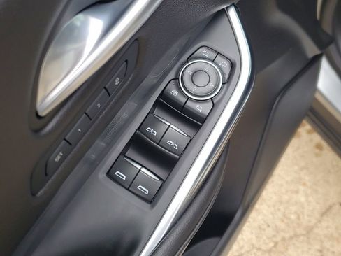 Used 2025 Cadillac XT4 Premium Luxury FWD image 17