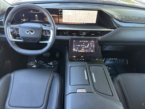 Used 2025 INFINITI QX80 Pure RWD image 4