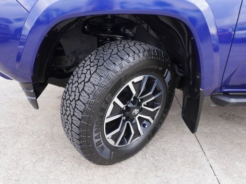 Used 2023 Toyota Tacoma TRD Sport image 28