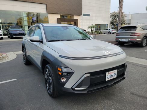 Used 2024 Hyundai Kona SEL AWD/4WD image 3