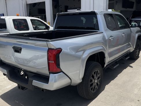 Used 2025 Toyota Tacoma SR5 RWD image 4