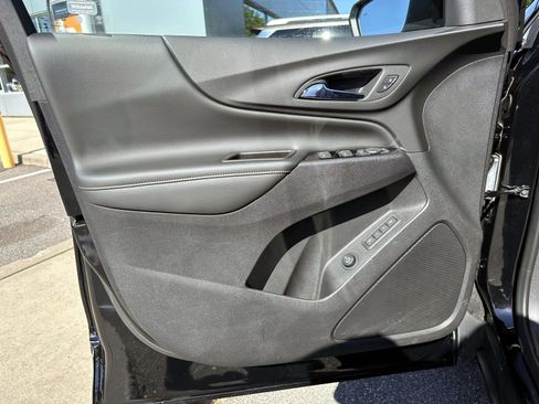Used 2023 Chevrolet Equinox Premier AWD/4WD image 8