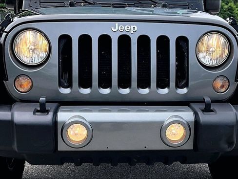Used 2015 Jeep Wrangler Sport AWD/4WD image 29