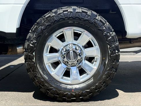 Used 2021 Ford F250 Lariat w/ Lariat Value Package AWD/4WD image 12