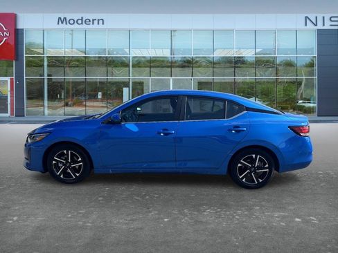 Certified 2025 Nissan Sentra SV FWD image 8
