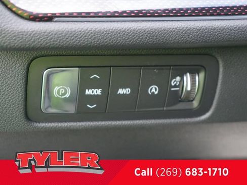 New 2026 Chevrolet Traverse Z71 w/ Enhanced Driving Package AWD/4WD image 26