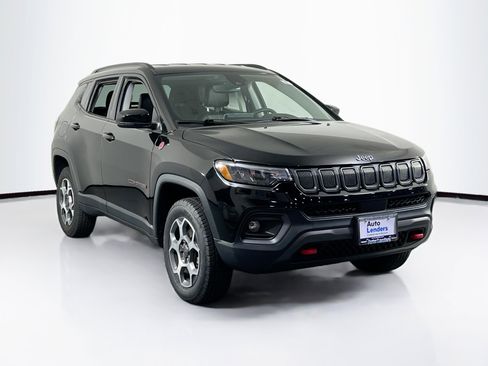 Used 2022 Jeep Compass Trailhawk w/ Trailhawk Convenience Group image 3