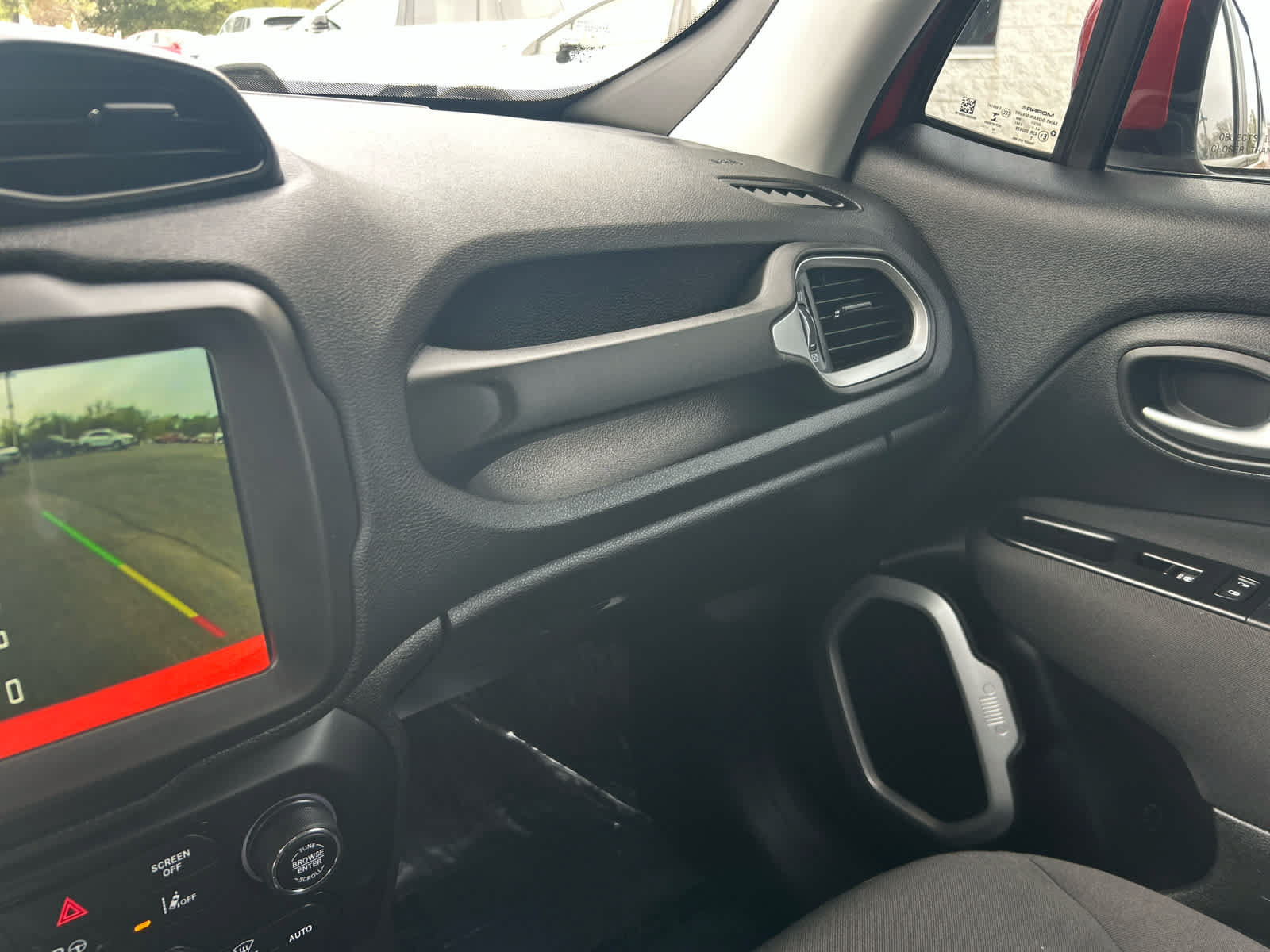 Used 2021 Jeep Renegade Latitude w/ Luxury Group I FWD image 21