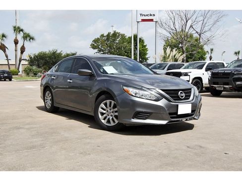 Used 2017 Nissan Altima 2.5 S w/ Power Driver Seat Package FWD image 1