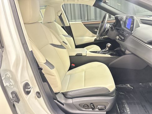 Certified 2025 Lexus ES 350 w/ Premium Package FWD image 33