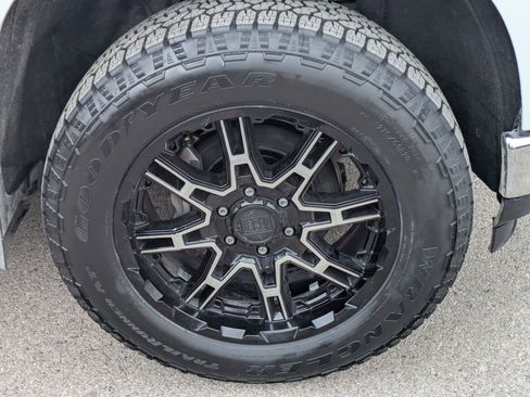 Used 2020 Chevrolet Silverado 1500 LT w/ Texas Edition image 29