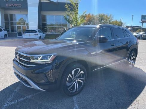 Used 2021 Volkswagen Atlas Cross Sport SEL Premium image 2